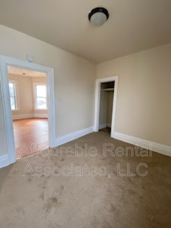 Foto principal - 1500 W Greenfield Ave