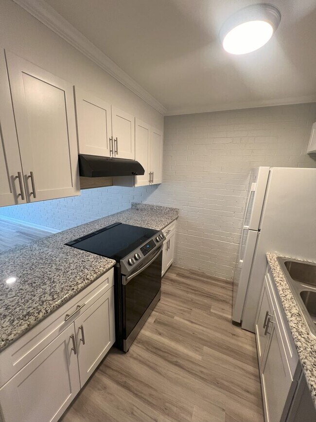 Foto del edificio - Must See! 1 bedroom, 1 bath apartment on H...
