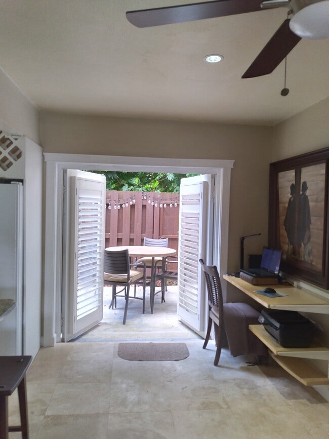Building Photo - 6667 Miller Dr
