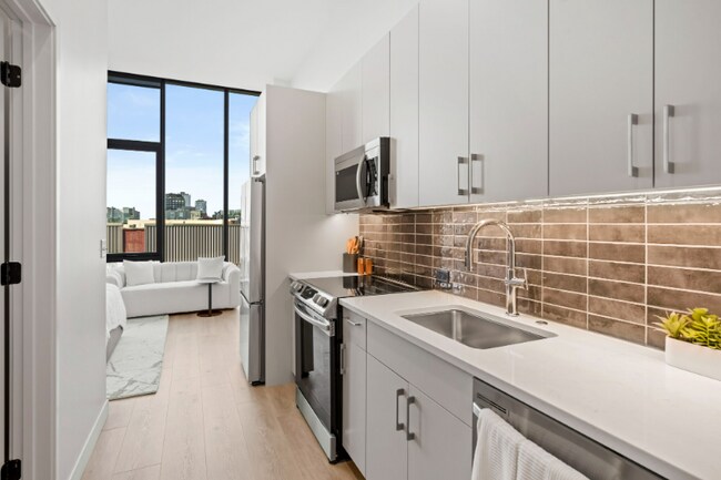 Building Photo - 1106 W Van Buren St