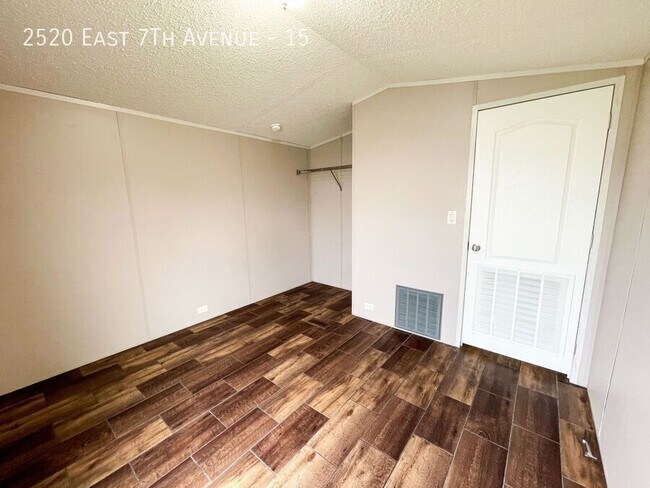 Foto del edificio - 2520 E 7th Ave