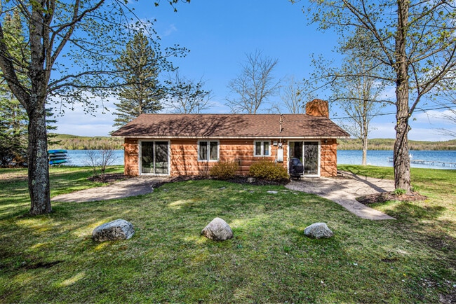 Building Photo - 2120 Walleye Ln