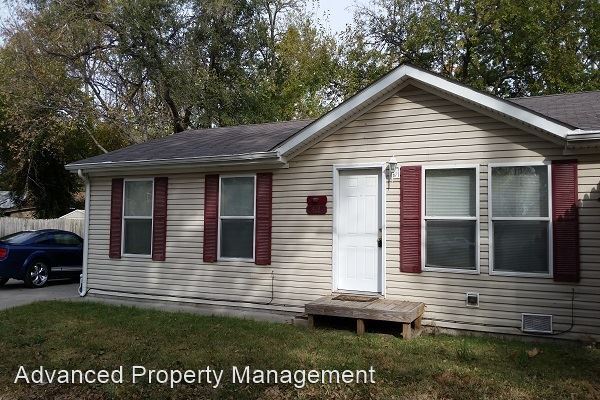 412 S Manhattan Ave, Manhattan, KS 66502