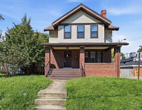 Building Photo - 1511 Perry St
