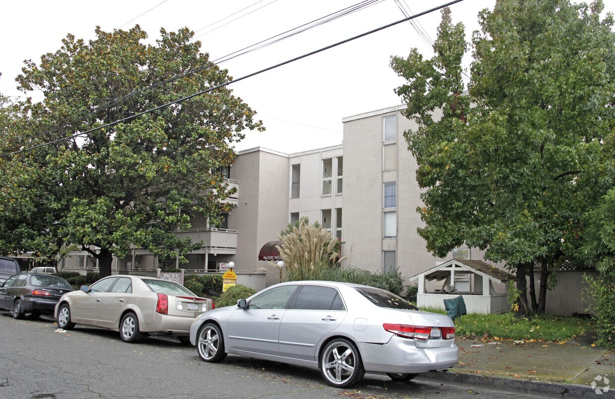 Primary Photo - 1399 Pacific Ave