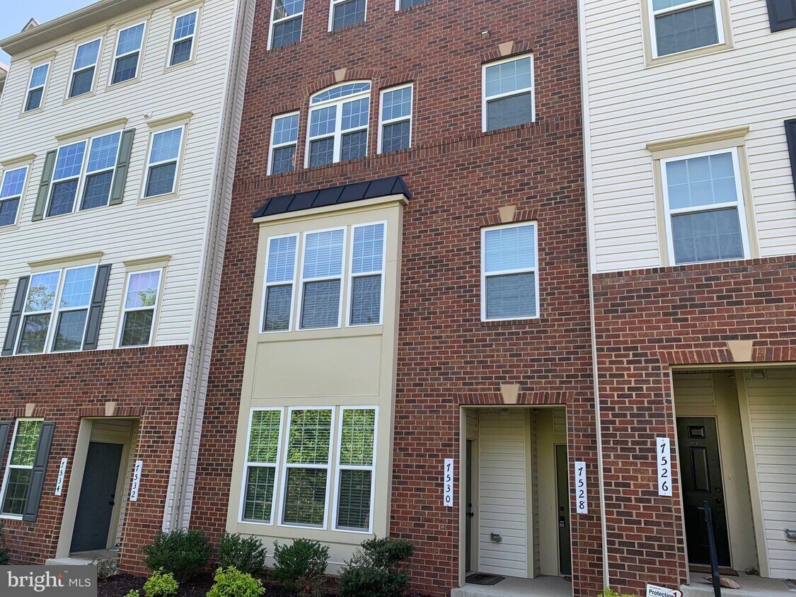 7528 Brunson Cir, Gainesville, VA 20155 Townhome Rentals in