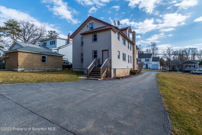 Building Photo - 517 Highland Ave
