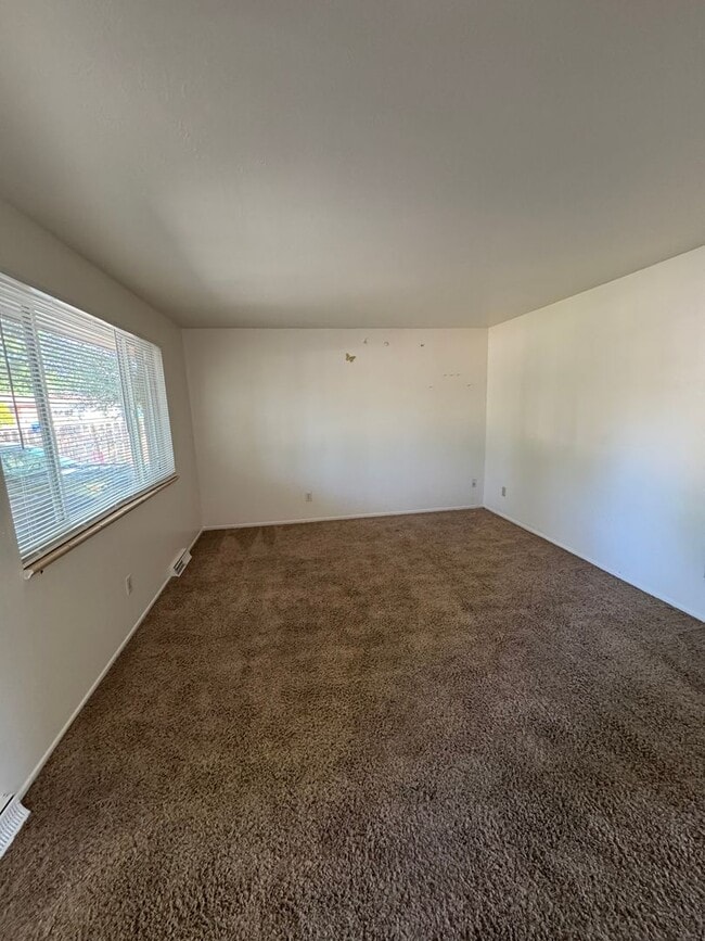 Building Photo - Single Family Home