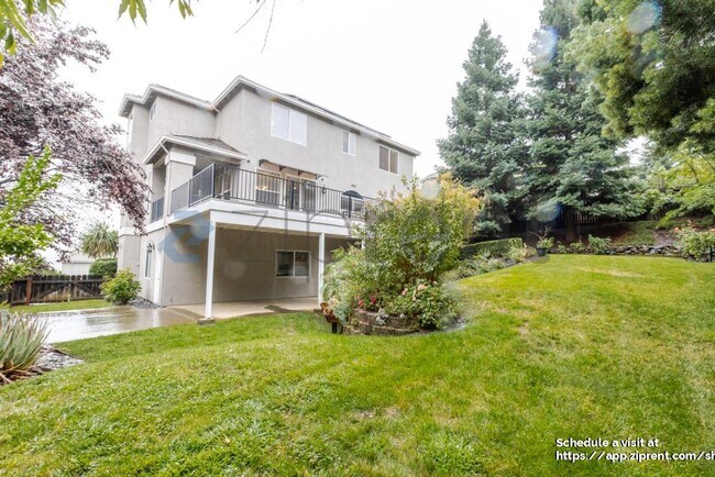 Building Photo - 4042 Plateau Cir