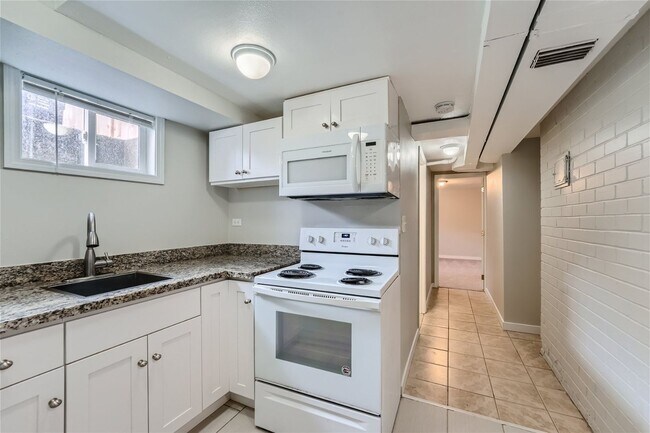 Foto del edificio - Charming and newly remodeled 4 bed x 2 bat...