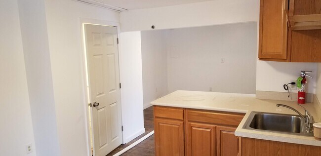Kitchen/Livingroom - 398 Weaver St