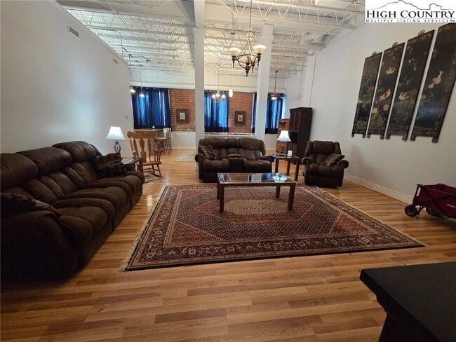 Building Photo - 109 Hice Ave