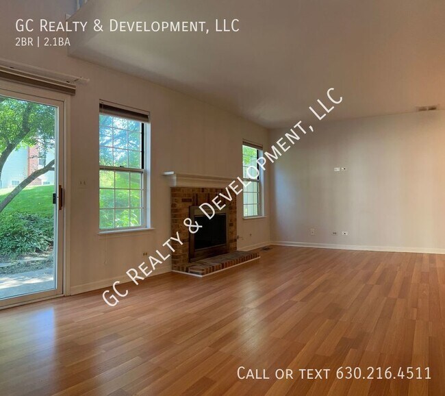 Building Photo - ***SPACIOUS END UNIT / 2 BDRM + LOFT / 2.5...