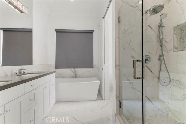 Foto del edificio - 5537 Vanalden Ave