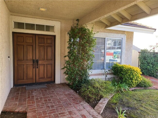 Foto del edificio - 28235 Tamarack Ln