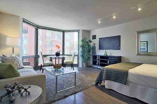 Photo - 45 W Elm St Apartment