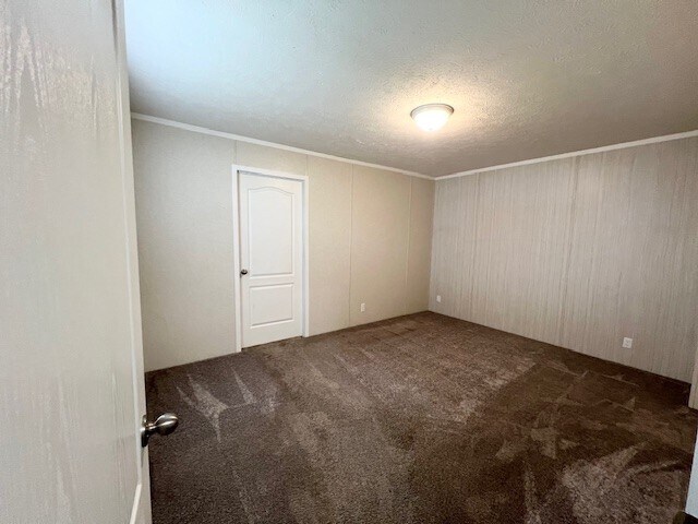 Building Photo - 46000 Geddes Rd