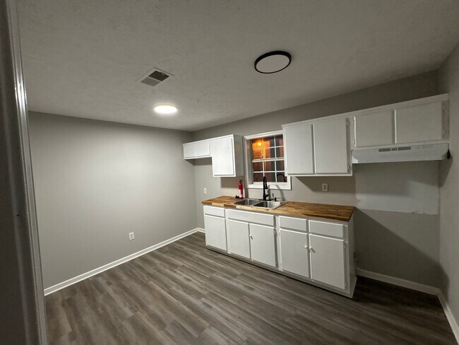 Foto del edificio - 1270 Fairground Rd