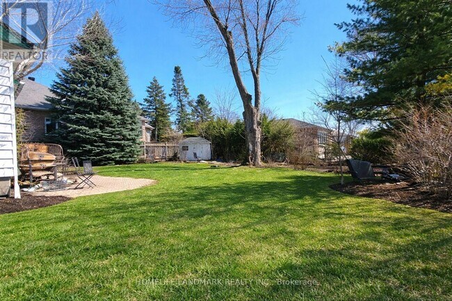 Photo du bâtiment - 392 Elmwood Ave