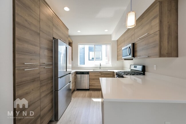 Foto del edificio - 1079 Chase St