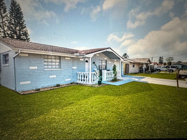 Frente - 6734 Sandalwood Dr