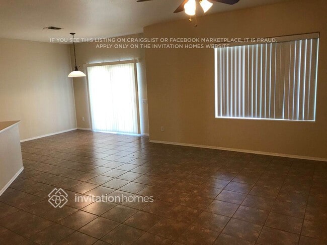 Foto del edificio - 9114 E Boise St