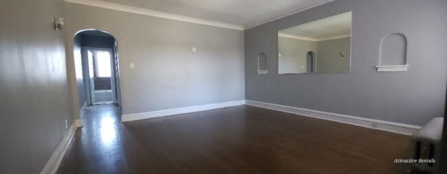 Foto del edificio - 8010 S Eberhart Ave