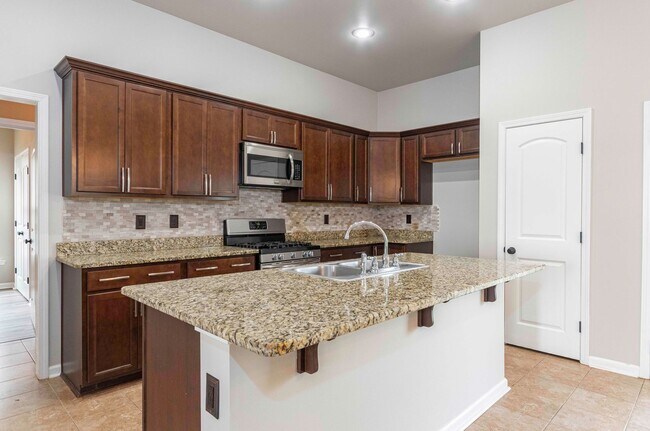 Foto del edificio - 3 Bedroom 2 bath for rent