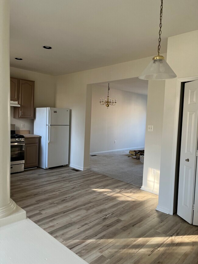 Kitchen - 4665 Deerwatch Dr