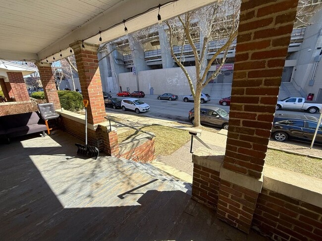 Building Photo - 104 N Breese Terrace