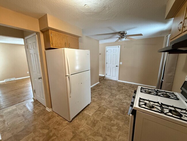 Building Photo - 2630 Kennedy Dr