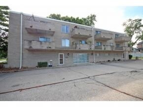Primary Photo - 418 W Wood St