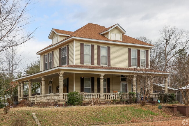 Texarkana has some stunning homes with large yards for the family to play in together.