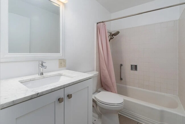 Photo - One bedroom  just a few steps away from the beach; Apartment