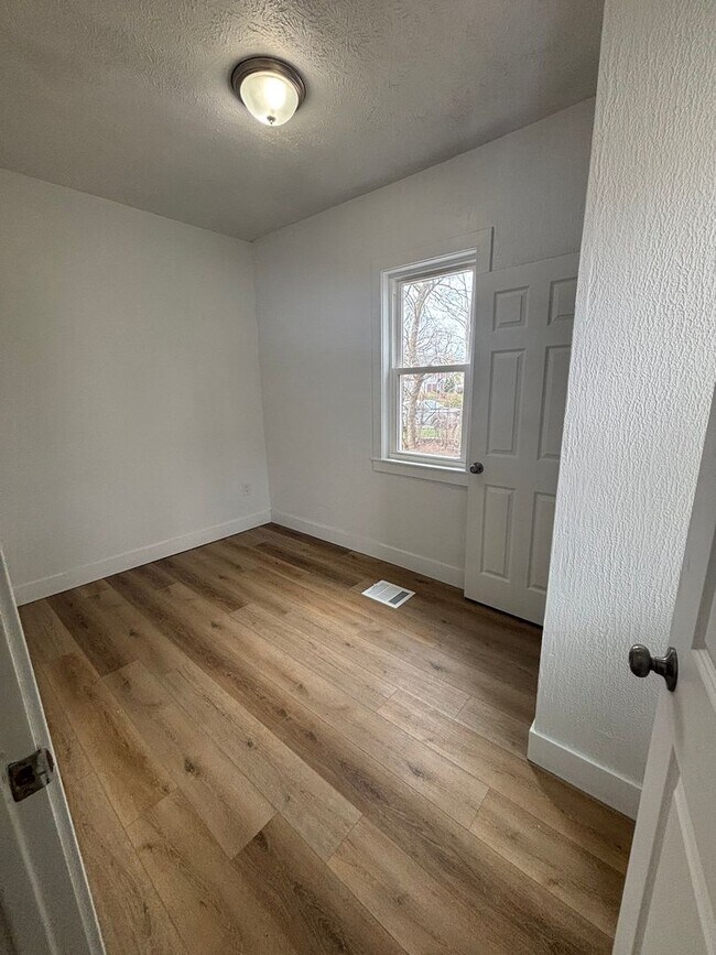 Foto del edificio - 1640 E 85th St