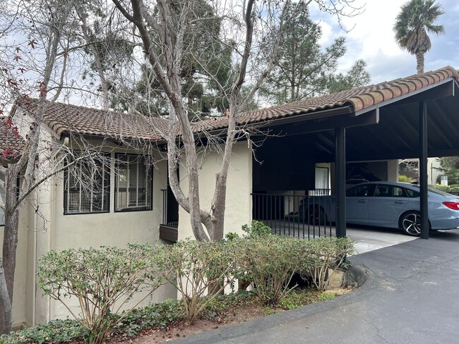 Foto del edificio - Santa Barbara Highlands townhome