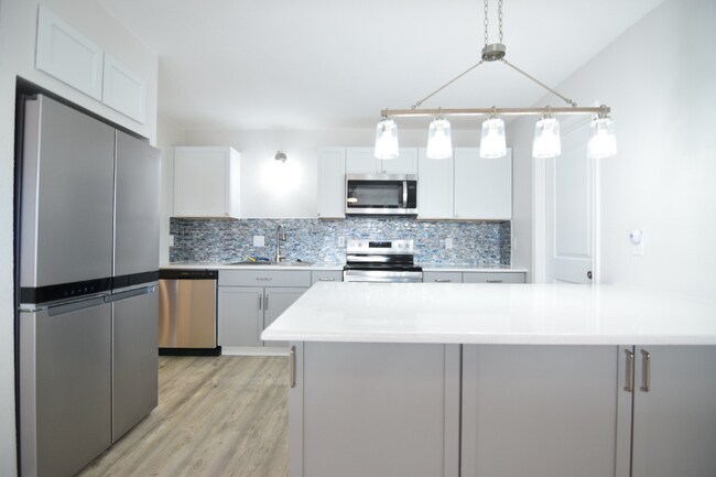 Foto del edificio - 310 Fowler Dr