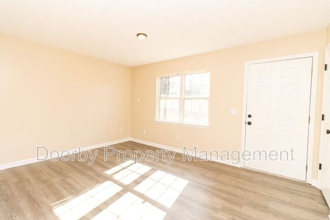 Building Photo - 2425 Ashmore Ave