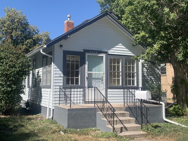 Building Photo - 2316 Maxwell Ave