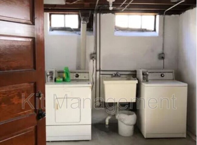 Foto del edificio - 4290 Monroe St