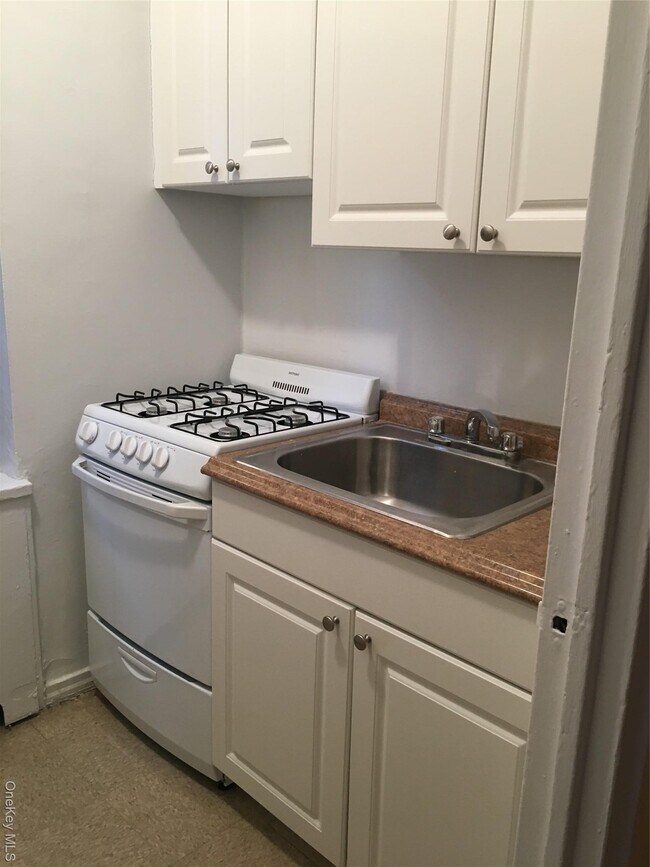 Foto del edificio - 23 Schenck Ave