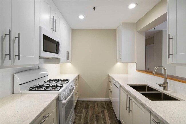 Foto del edificio - 4 Canal Park