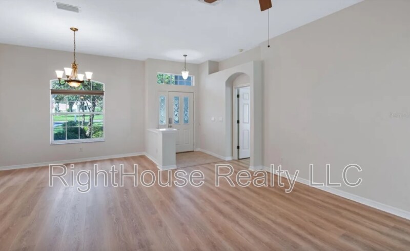 Building Photo - 26908 Honeymoon Ave