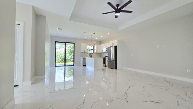 Foto del edificio - 702 Hightower Ave S