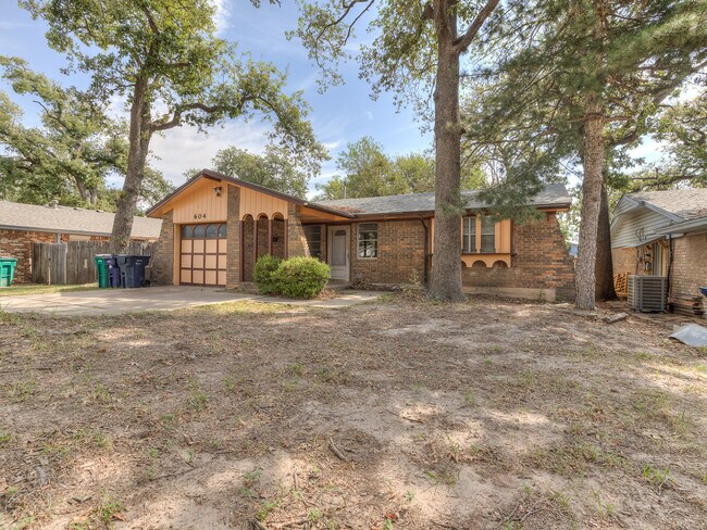 Photo - 604 Greenvale Rd House