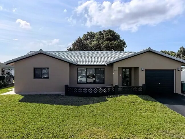 Foto del edificio - 8113 NW 92nd Terrace