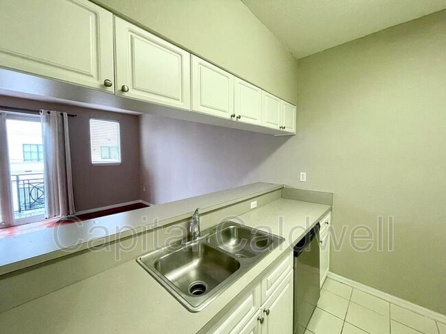 Photo - 2002 E 5th Ave Apartment