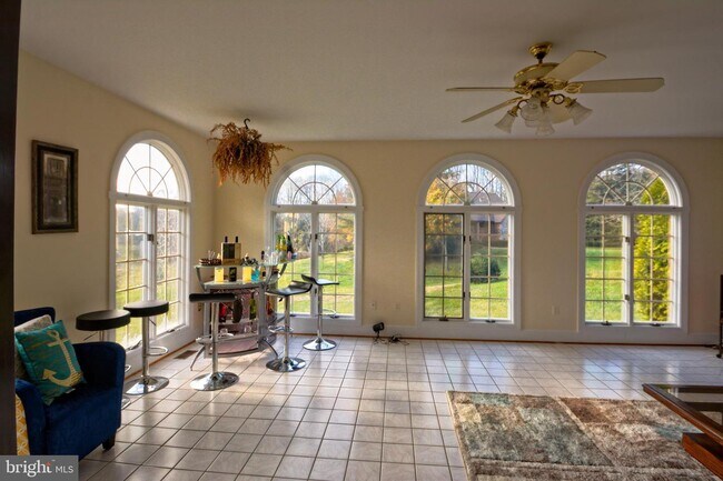 Building Photo - 1215 Heritage Hills Dr