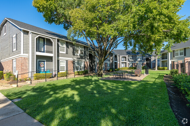 Grilling Area - Arbors Of Burleson