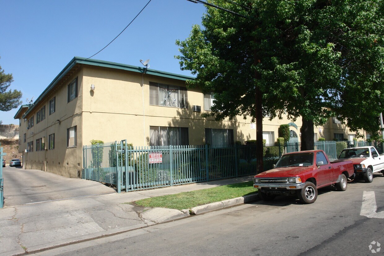 Primary Photo - 8761 Orion Ave